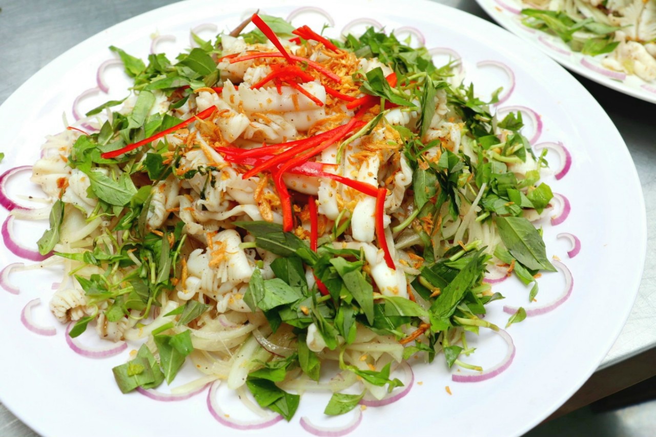 Gỏi Mực Rau Ram  ( Khai Vị )